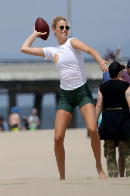 photo 3 in Hailey Clauson gallery [id1148961] 2019-06-25 00:00:00