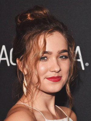 Haley Lu Richardson pic #1180465