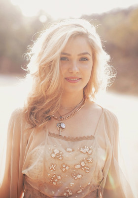 Haley Lu Richardson pic #1179957