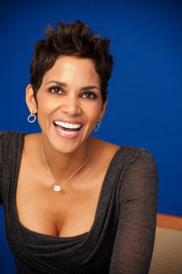 photo 26 in Halle Berry gallery [id313547] 2010-12-15 00:00:00