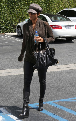 Halle Berry pic #602135