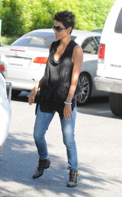 photo 13 in Halle Berry gallery [id544824] 2012-10-22 00:00:00