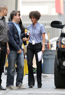 Halle Berry pic #516510