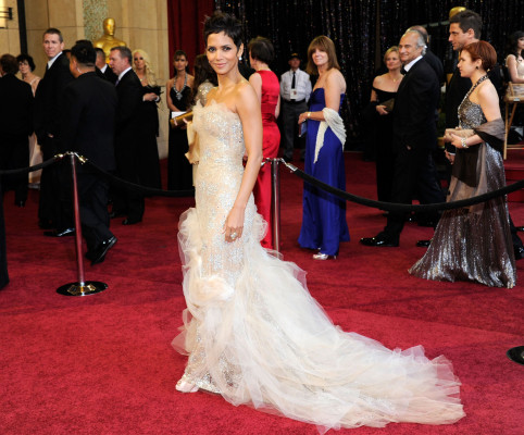 photo 25 in Halle Berry gallery [id351207] 2011-02-28 00:00:00