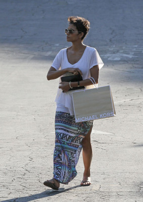 photo 26 in Halle Berry gallery [id524183] 2012-08-21 00:00:00