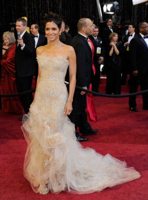 photo 23 in Halle Berry gallery [id351375] 2011-02-28 00:00:00