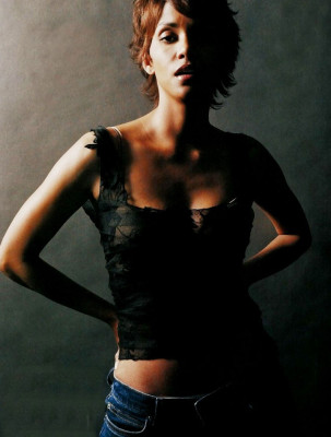 Halle Berry pic #110303