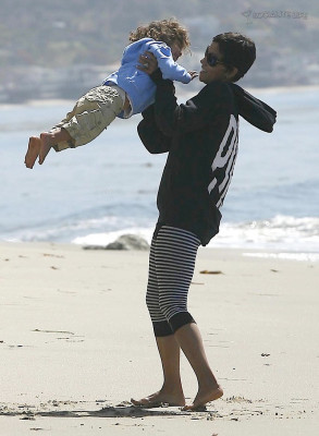 photo 21 in Halle Berry gallery [id257740] 2010-05-21 00:00:00