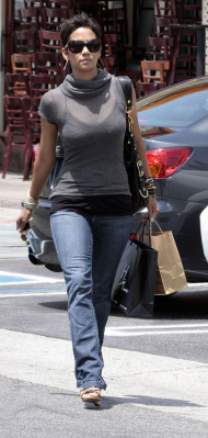 photo 29 in Halle Berry gallery [id160405] 2009-06-04 00:00:00