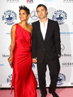 photo 22 in Halle Berry gallery [id299686] 2010-10-27 00:00:00