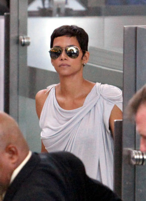 Halle Berry pic #311357