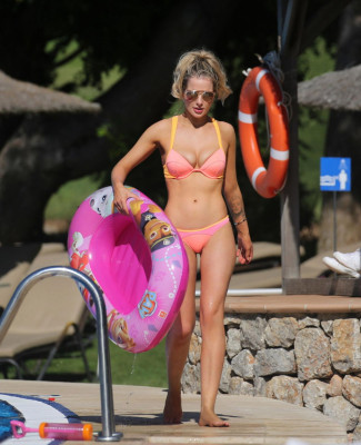 photo 24 in Helen Flanagan gallery [id983284] 2017-11-26 00:00:00
