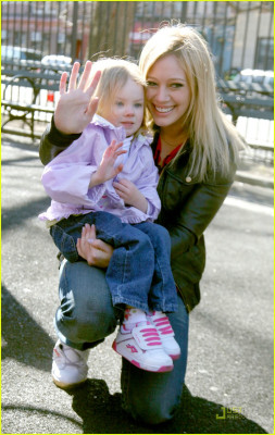 Hilary Duff pic #143229