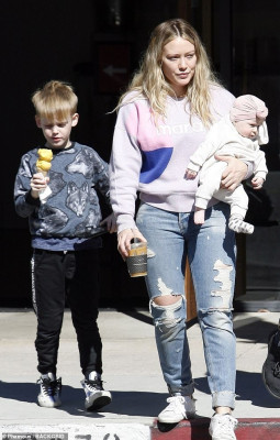 Hilary Duff pic #1114181