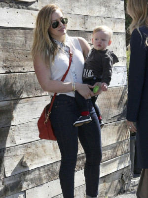 Hilary Duff pic #600030