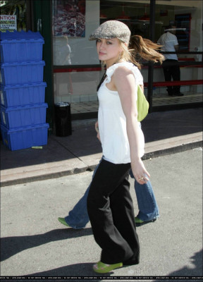 Hilary Duff pic #130089