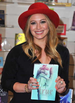 Hilary Duff pic #600032