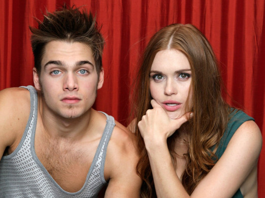 Holland Roden pic #825584