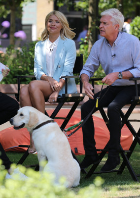 Holly Willoughby pic #1127115