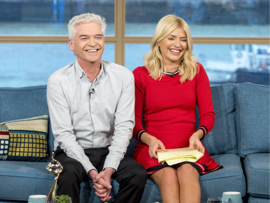 Holly Willoughby pic #1001962