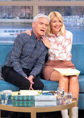 Holly Willoughby pic #1126293