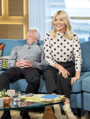 Holly Willoughby pic #1002226
