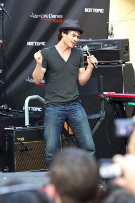 Ian Sommerhalder pic #456651