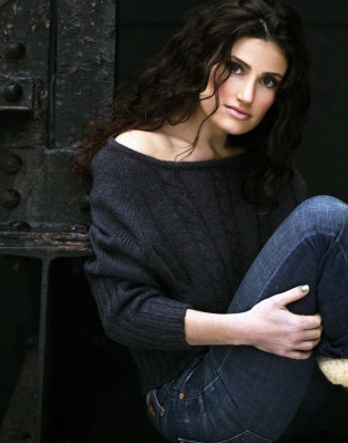 Idina Menzel pic #1170553