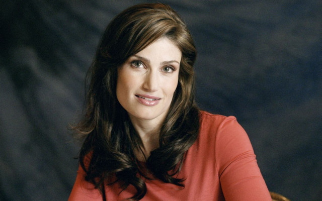 Idina Menzel pic #1170514