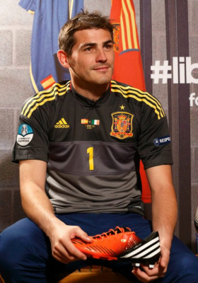 Iker Casillas pic #499675