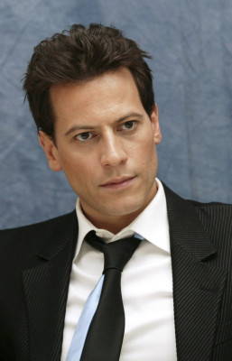 photo 16 in Ioan Gruffudd gallery [id226134] 2010-01-14 00:00:00
