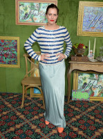 Ione Skye pic #1072618