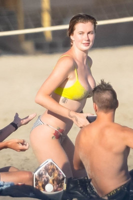 photo 28 in Ireland Baldwin gallery [id1221885] 2020-07-15 00:00:00
