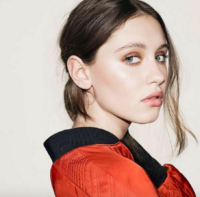 Iris Law pic #909367