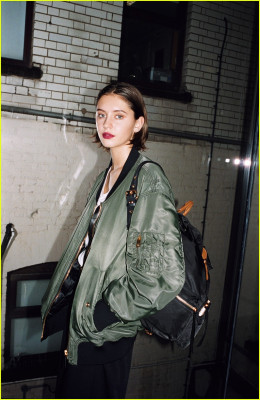 Iris Law pic #910578
