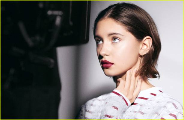 Iris Law pic #910579