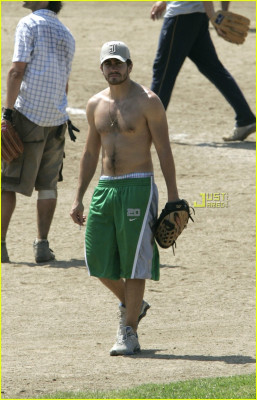 Jake Gyllenhaal pic #136415