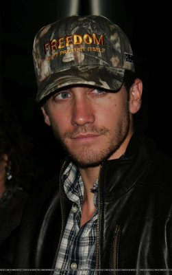 Jake Gyllenhaal pic #279630