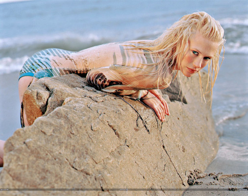 photo 8 in January Jones gallery [id1278964] 2021-11-07 00:00:00