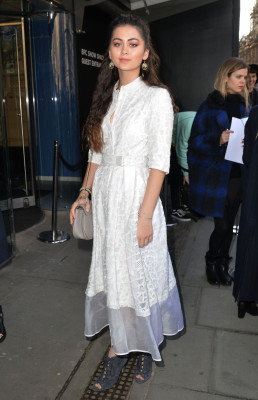 Jasmine Thompson pic #910612