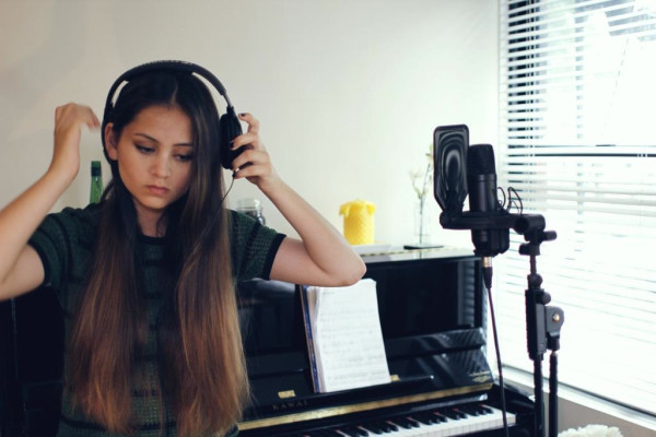 Jasmine Thompson pic #854251