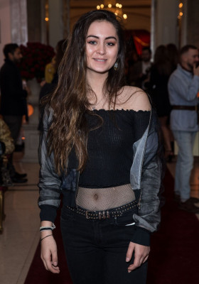 Jasmine Thompson pic #911397