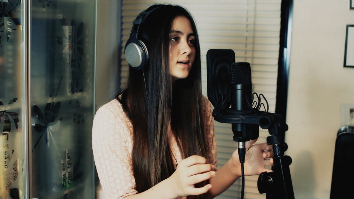 Jasmine Thompson pic #854255