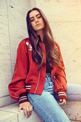 Jasmine Thompson pic #1062399