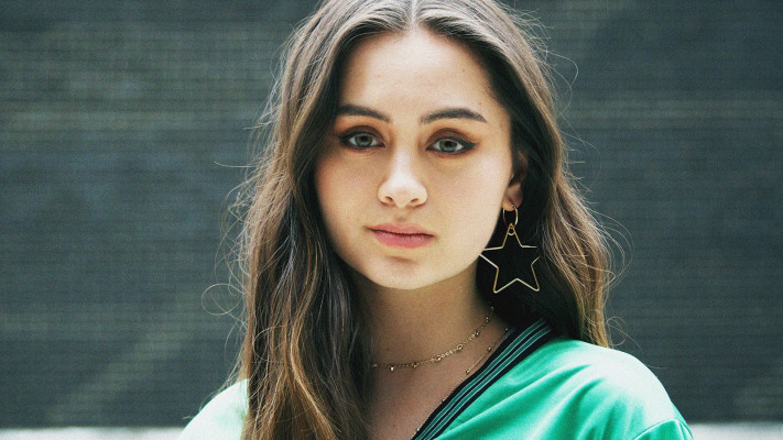Jasmine Thompson pic #1051331