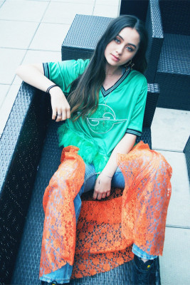 Jasmine Thompson pic #1051329