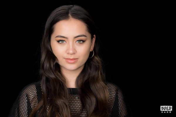 Jasmine Thompson pic #951710