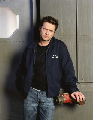 Jason Priestley pic #373346