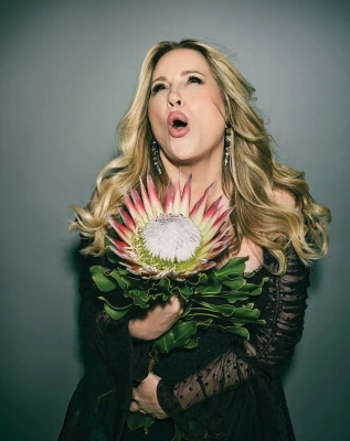 photo 3 in Jennifer Coolidge gallery [id1309576] 2022-09-15 00:00:00