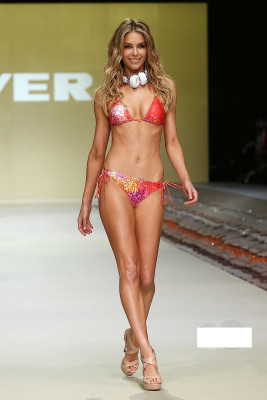 Jennifer Hawkins pic #670502